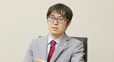 弁護士 沖田 翼