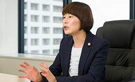 弁護士と打ち合わせ