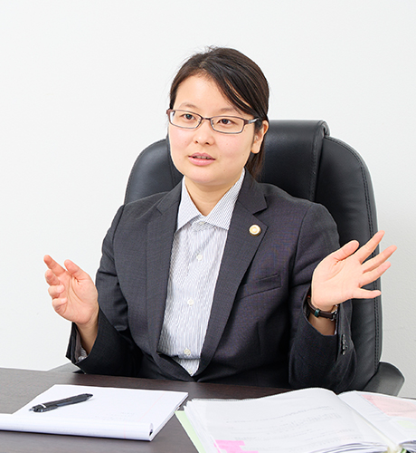 弁護士 川上満里奈