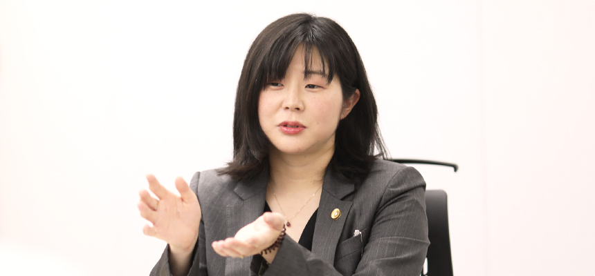 弁護士・今井綾香