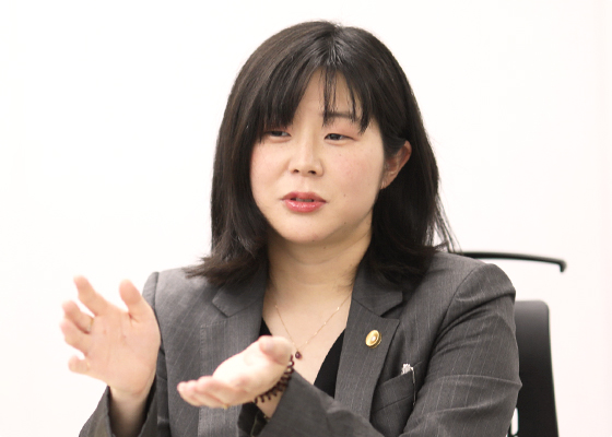 弁護士・今井綾香