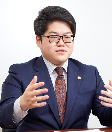 弁護士・辻正裕